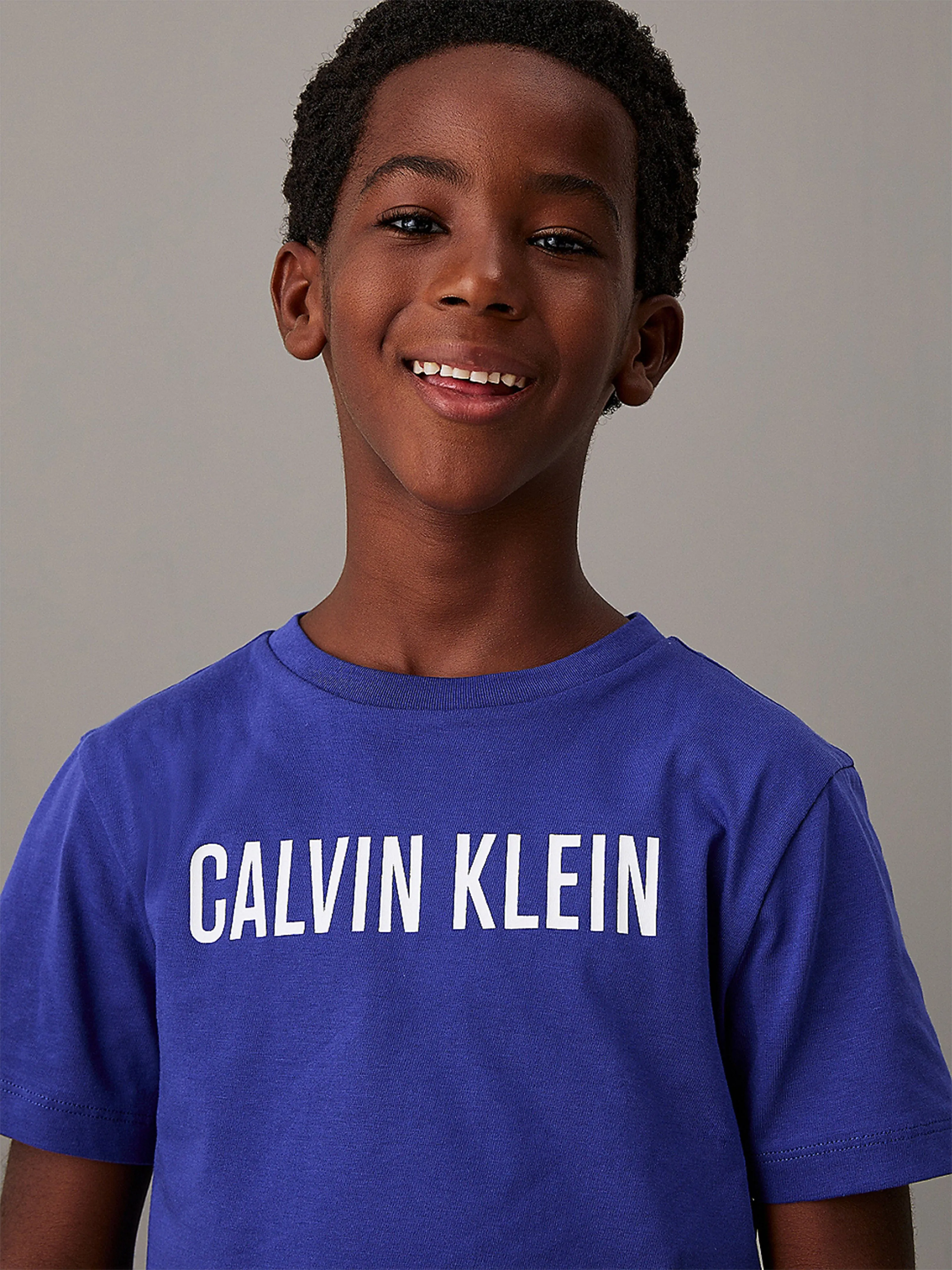 Calvin Klein Boys Pyjama Set in Multicolour